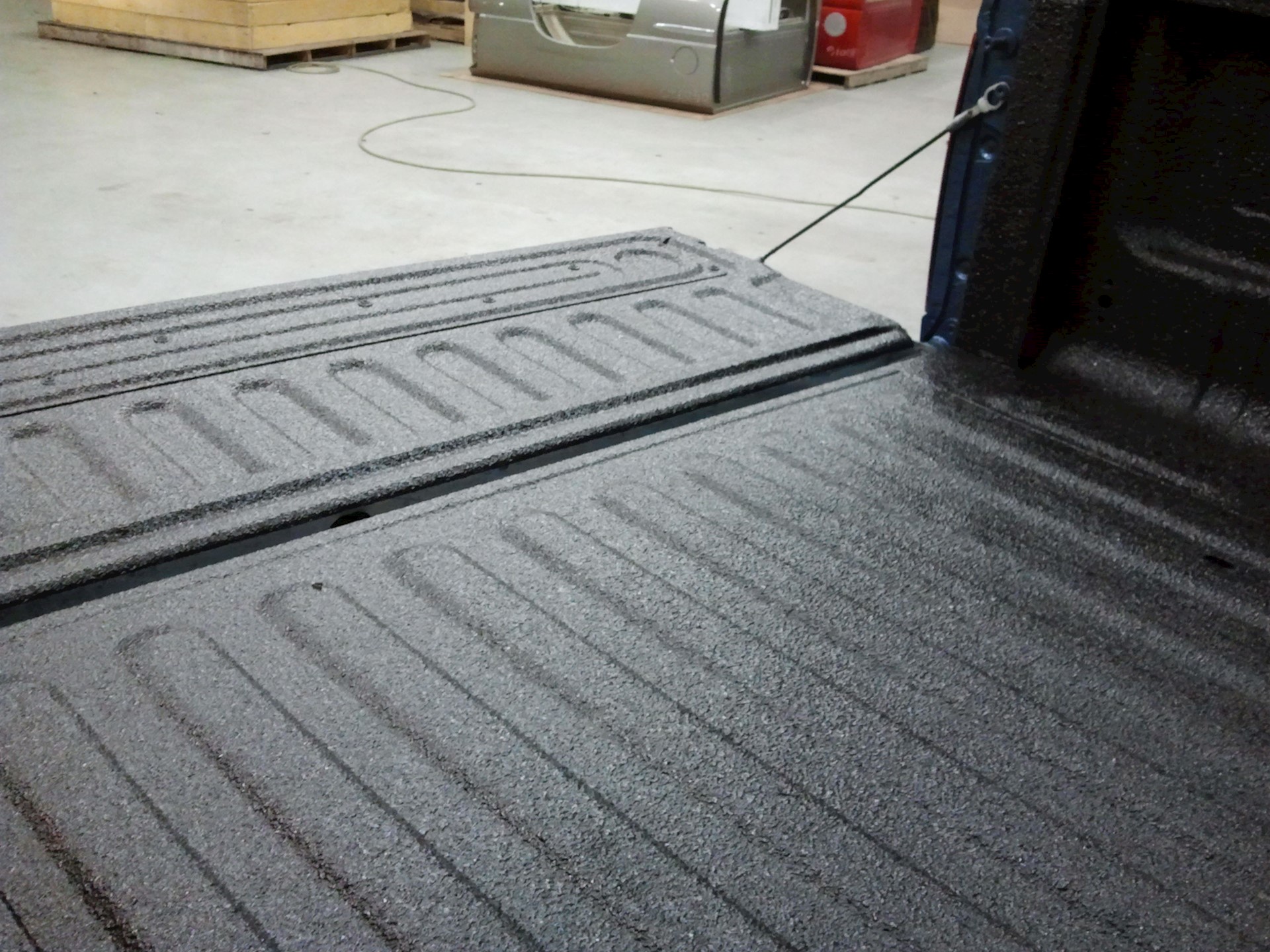 Al's Liner Spray in bedliner 1 gallon kit black General Cars & Parts