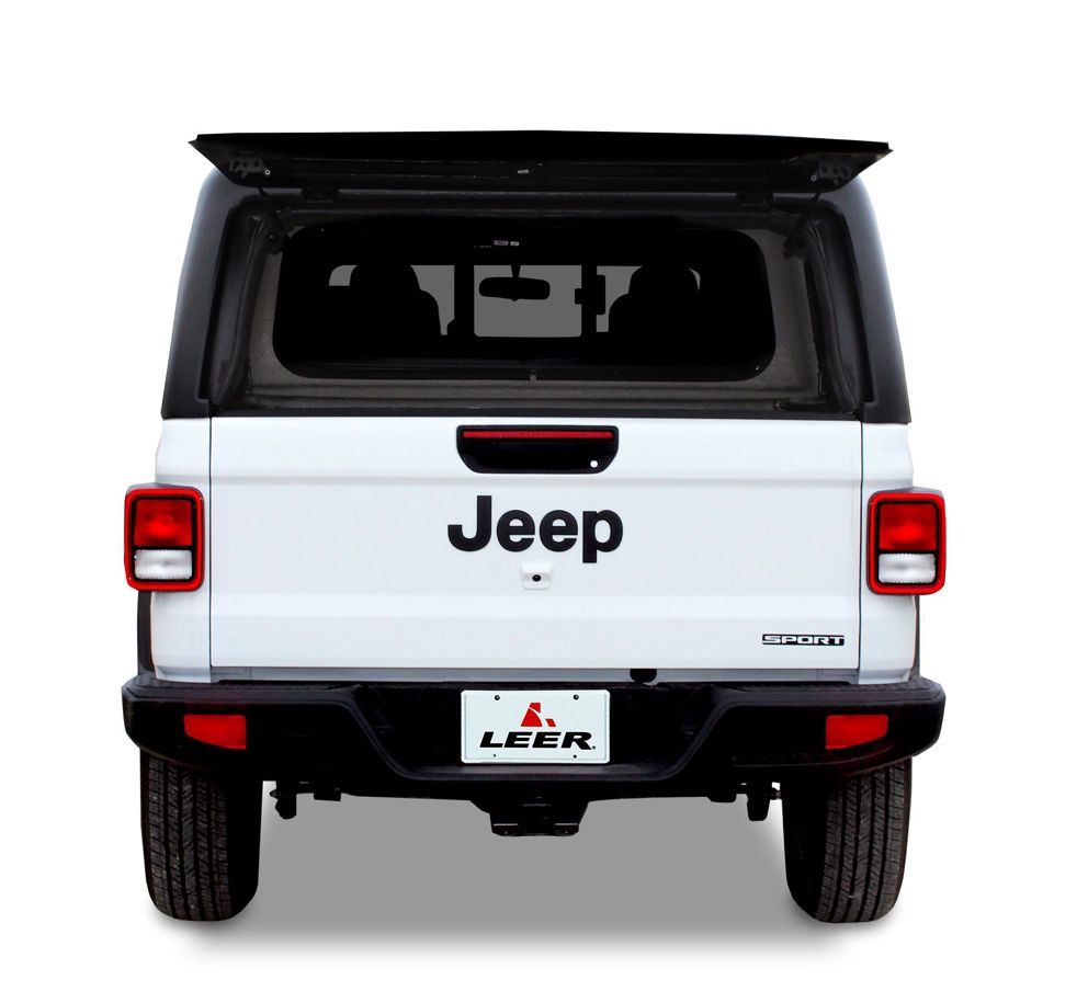 100xq-jeep-gladiator-2020-white-rear-open-white-a